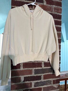 Double Zero Cream Cropped Hoodie